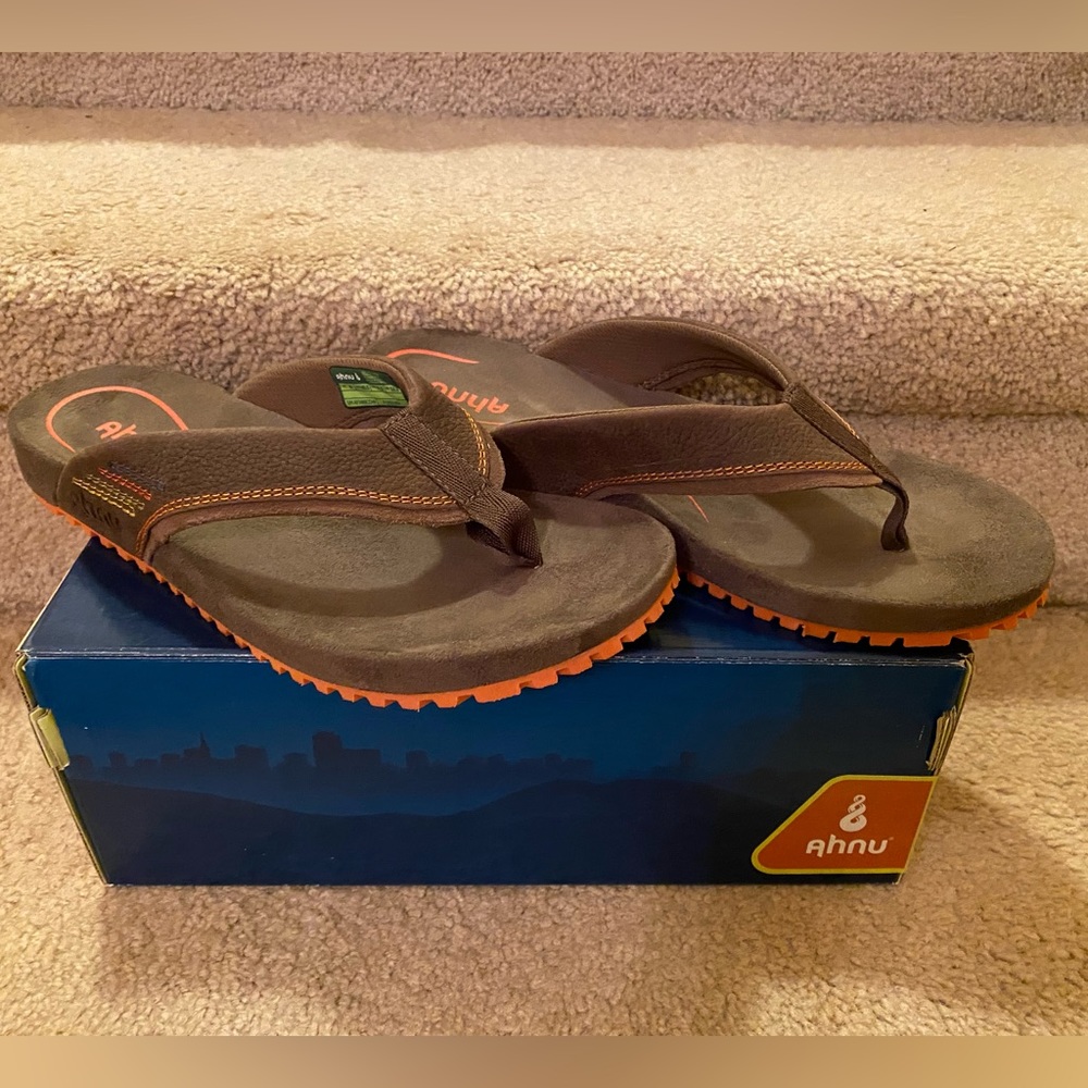 NEW Men’s Flip Flips by Anhu Size 8
